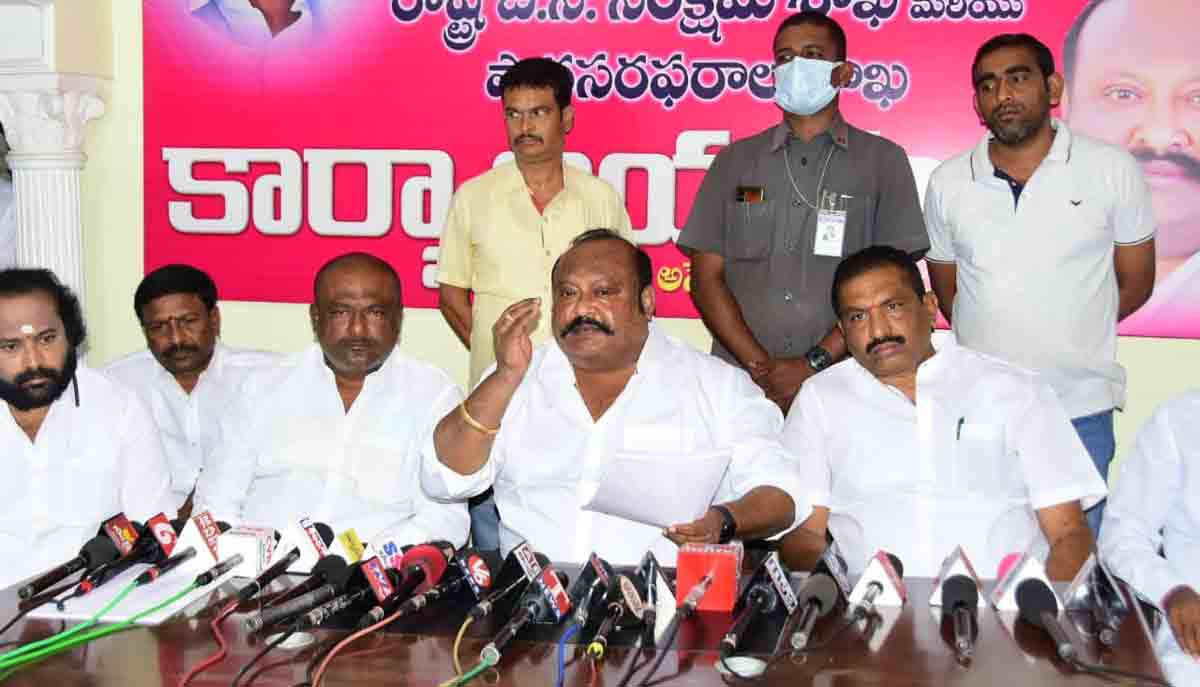 BJP misguiding farmers, says Gangula Kamalakar
