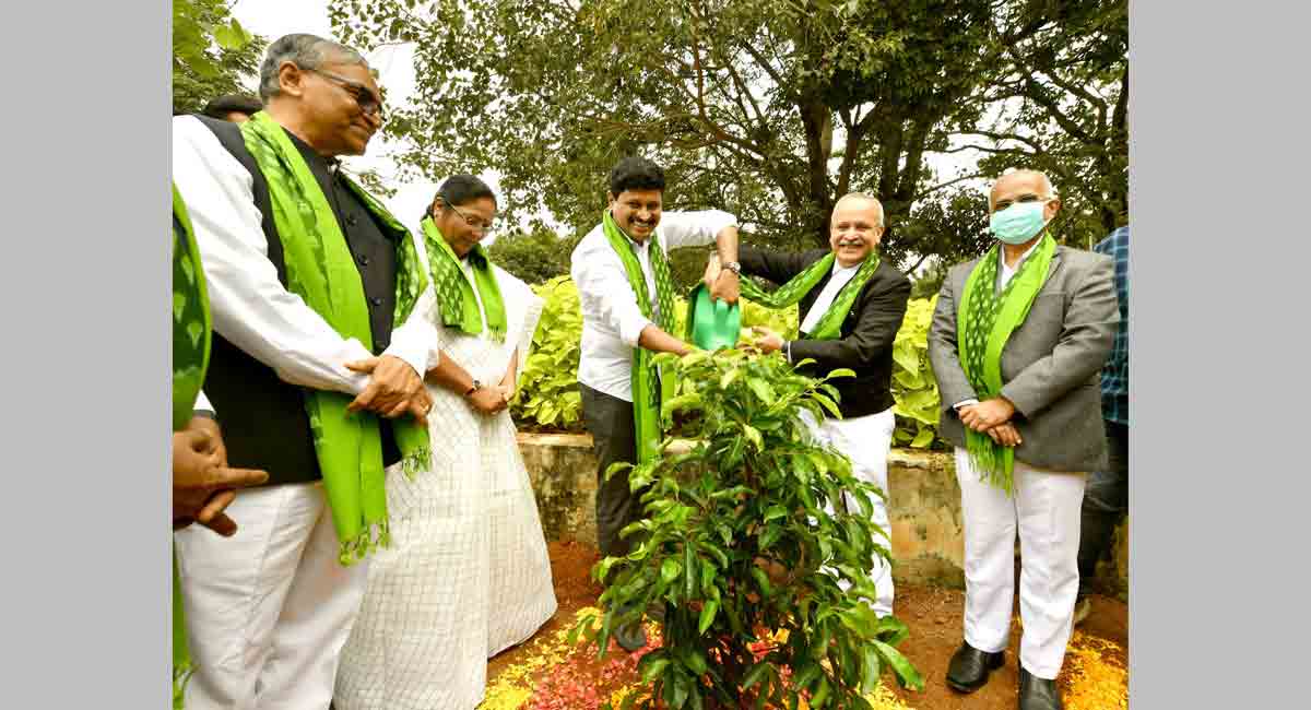 Justice Satish Chandra joins Green India Challenge in Hyderabad
