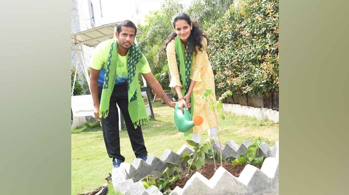 Green India Challenge: Shuttlers Krishna Priya, Tarun Kona plant saplings