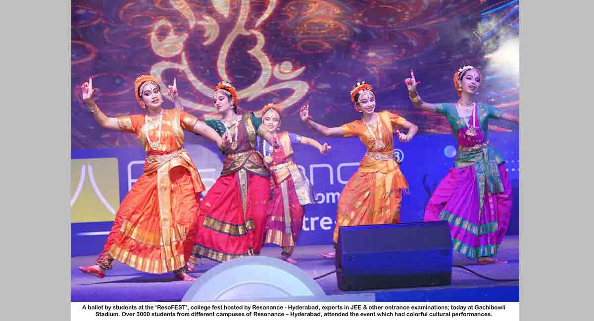 Trivikram Srinivas attends ResoFEST as chief guest, helps students of Resonance – Hyderabad re-energise