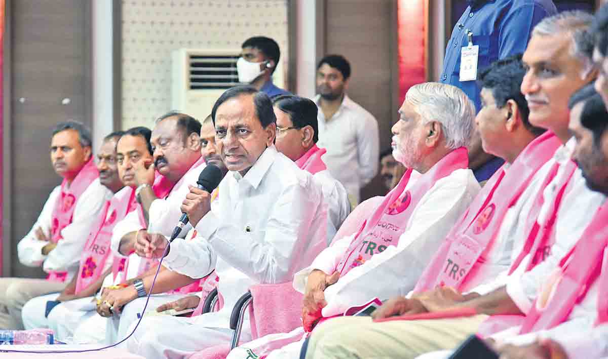 Make ryots atma nirbhar: CM KCR