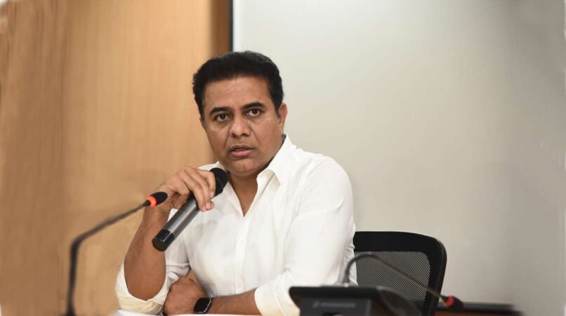 Back developing States, KTR to Centre