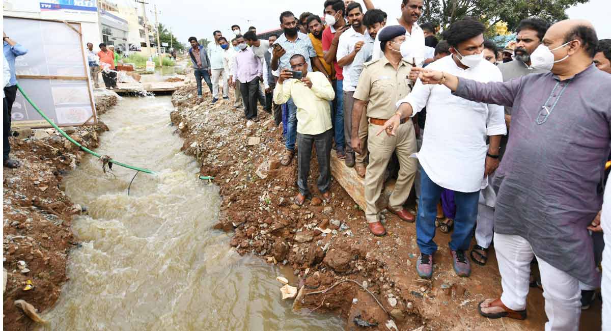 Karnataka rain losses: 24 dead, 5L hectare of crops destroyed
