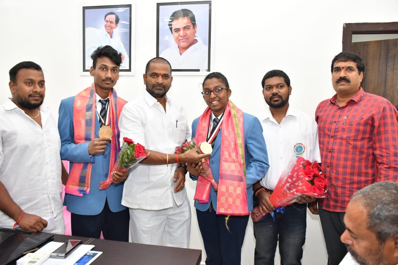Sports Minister Srinivas Goud felicitates medal-winning kickboxers