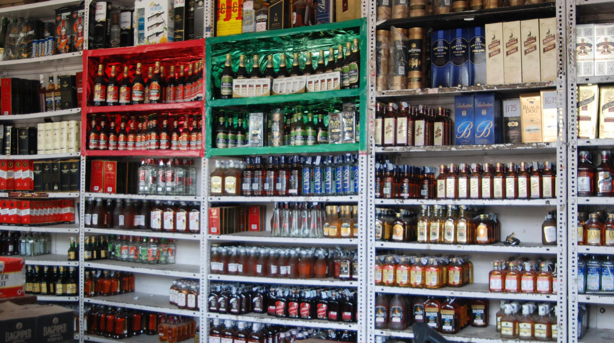 Rush for new liquor licences in Telangana