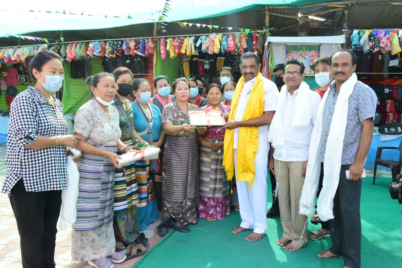 Mayor inaugurates woolen wear outlets in Karimnagar