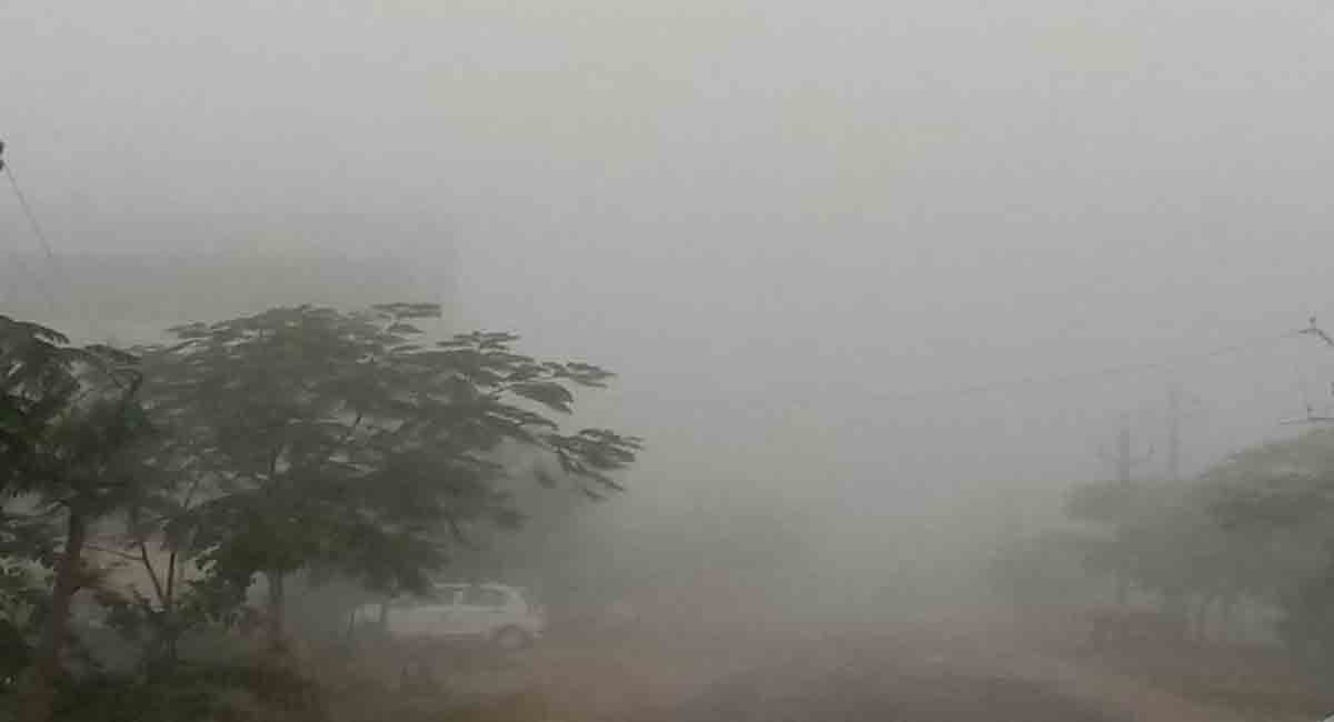 Thick fog envelopes villages in Nizamabad-Telangana Today