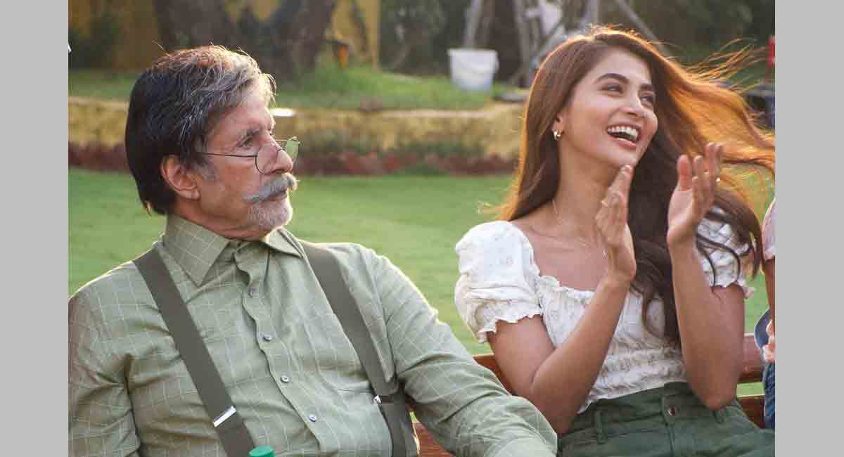 Pooja Hegde’s dream of working with Big B comes true!