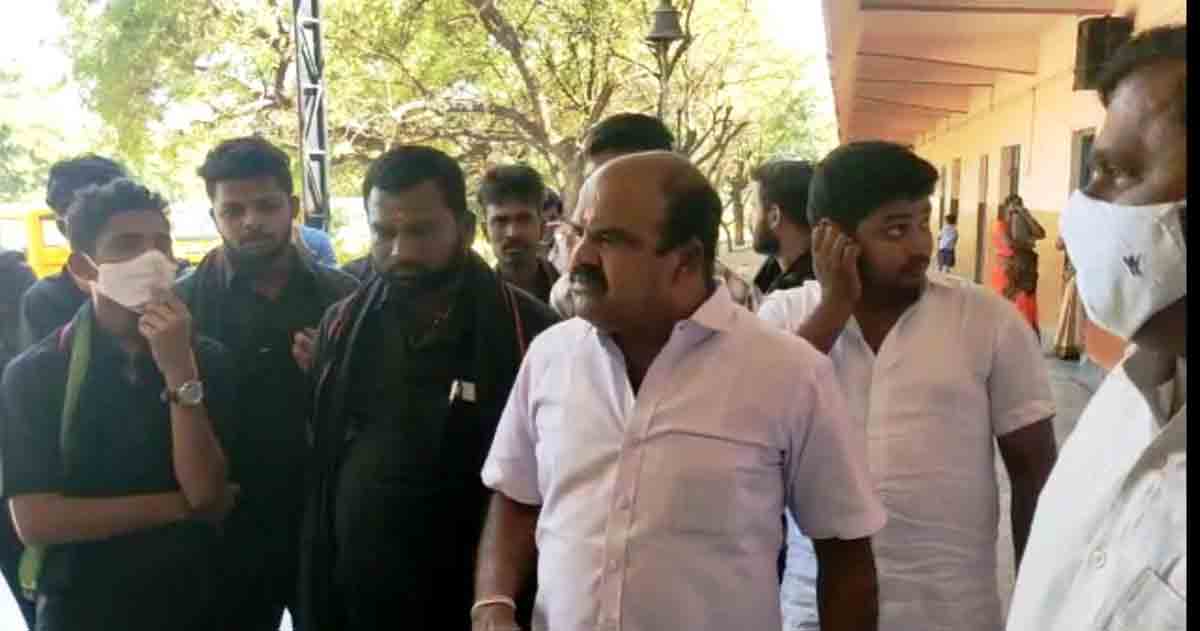 Sangareddy: Boy on Ayyappa Deeksha denied entry to school