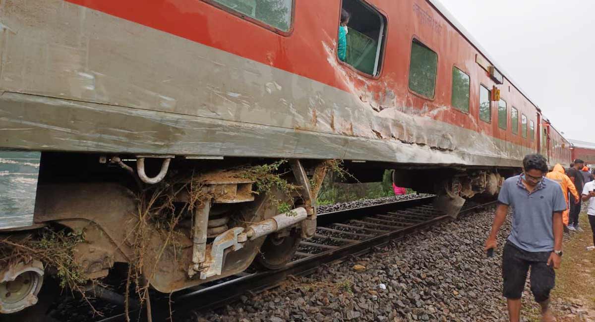 Seven coaches of Bengaluru-bound train derail in TN, no casualty reported
