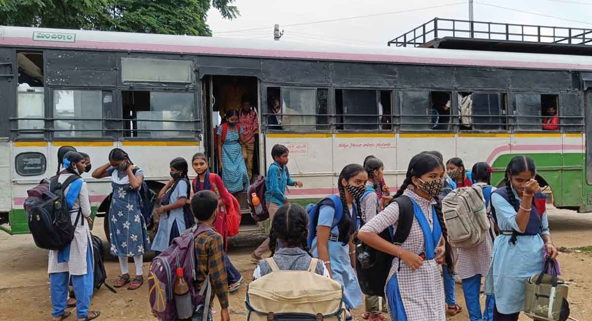 TSRTC MD Sajjanar’s swift response brings cheer to students of Mancherial