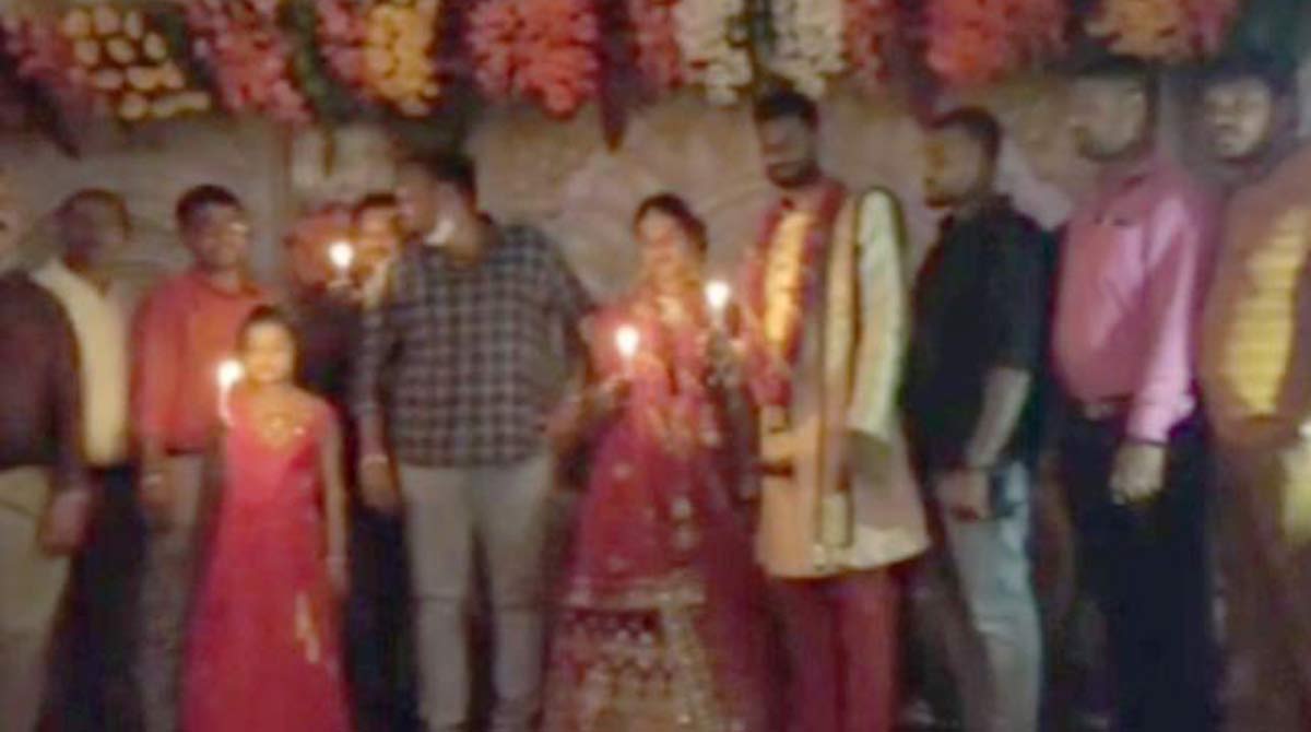 Newly wed Mysore couple pay tribute to actor Puneeth Rajkumar