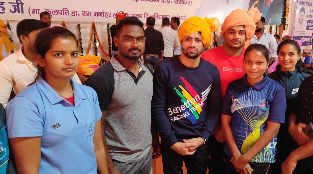 Karimnagar wrestlers meet Olympic medallist Ravi Dahiya