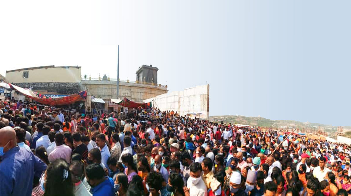 Last day of Karthika Masam sees huge rush at Yadadri