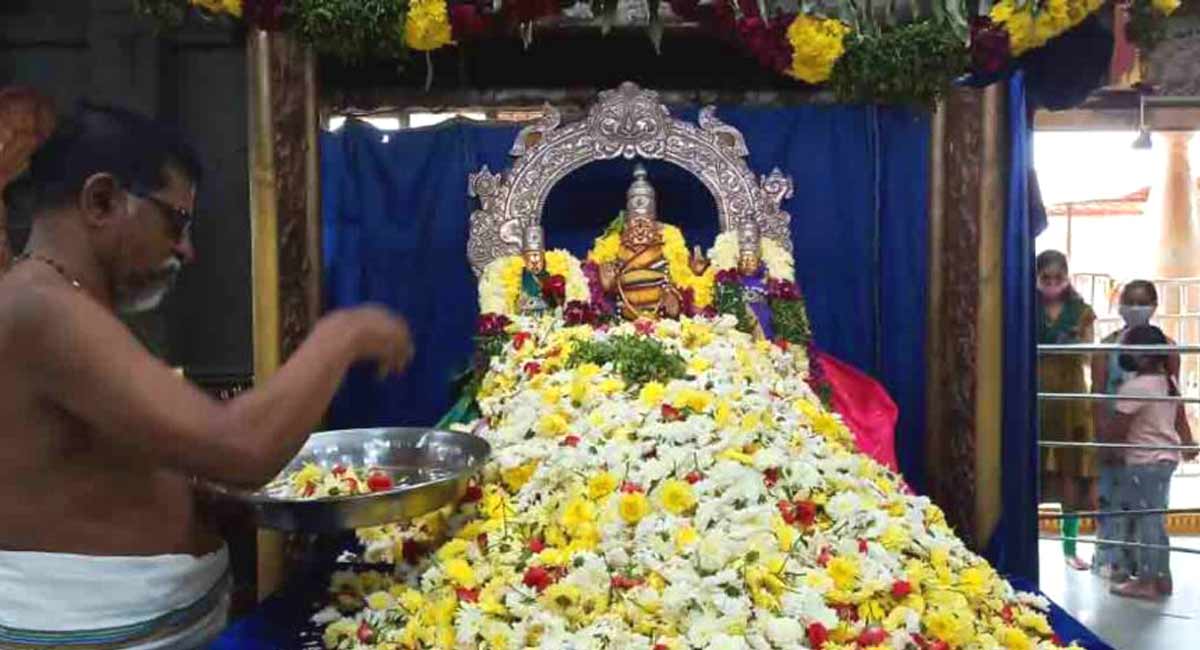 Yadadri witnesses huge rush of devotees on Ekadashi