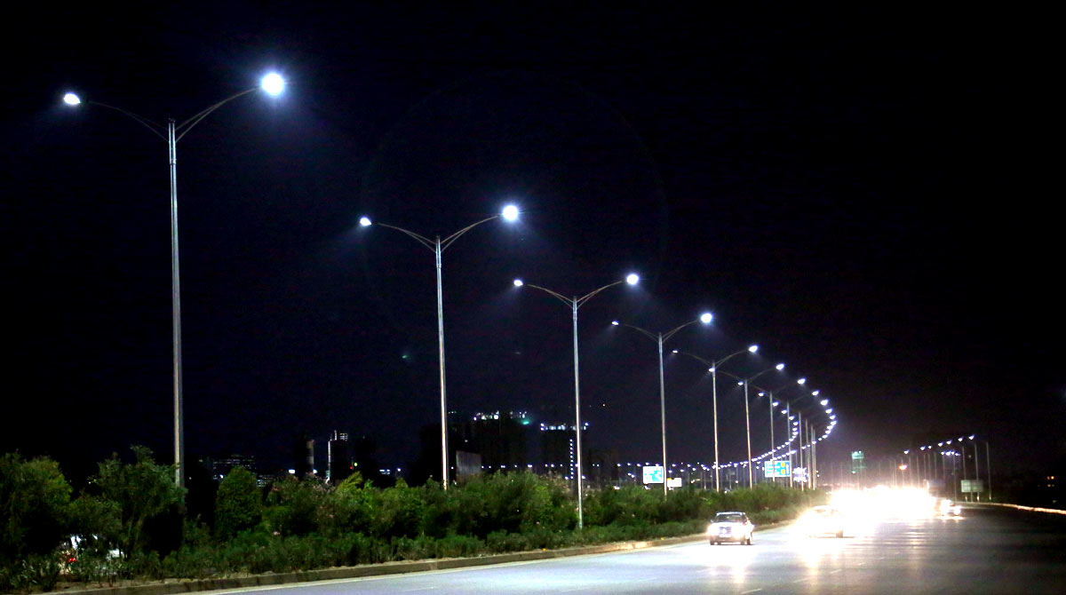 GHMC reduces 4.06 tn of carbon emission with LED streetlights-Telangana ...