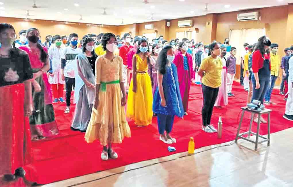 Scintillating dance performances by Pallavi International school, Gandipet students reflect Diwali spirit
