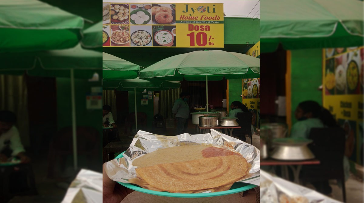 Relish crispy dosa just for Rs 10 at Hyderabad’s Neredmet!