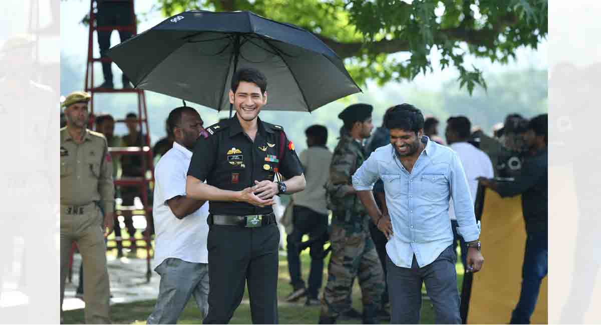 Mahesh Babu calls Anil Ravipudi coolest director