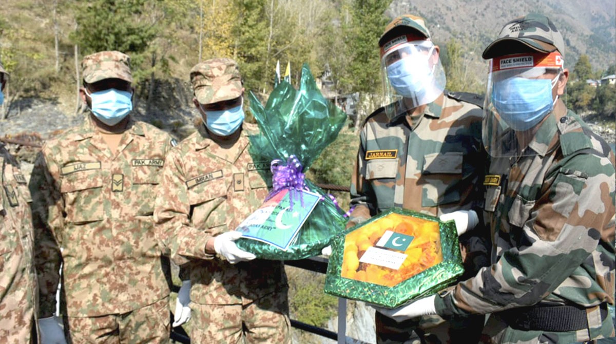 India, Pakistan armies exchange sweets on Diwali