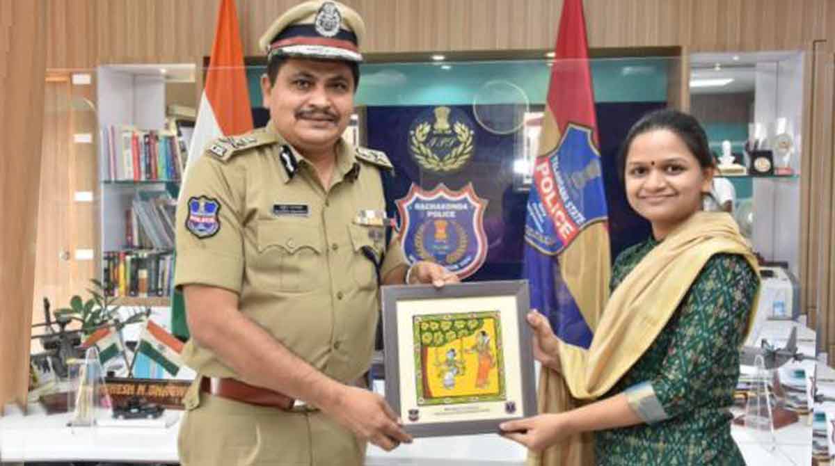 Rachakonda CP felicitates UPSC ranker-Telangana Today