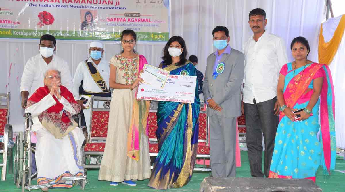 Karimnagar: Alphores Educational Institution organises Ganith Fest