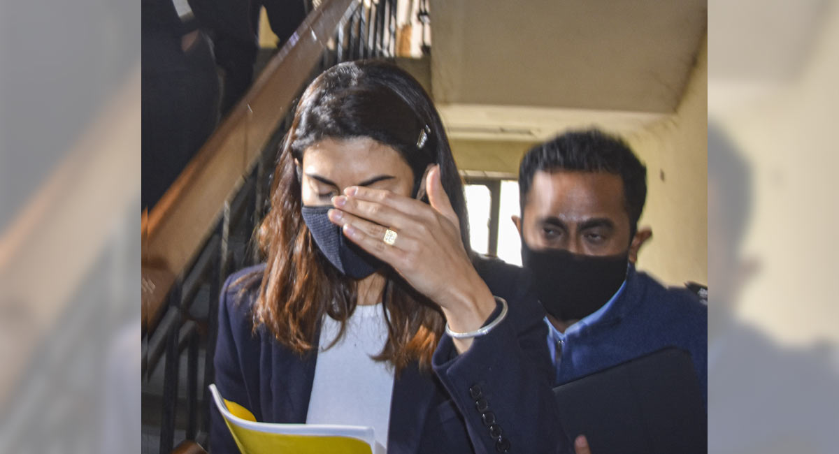 Actor Jacqueline Fernandez appears before ED on day 2