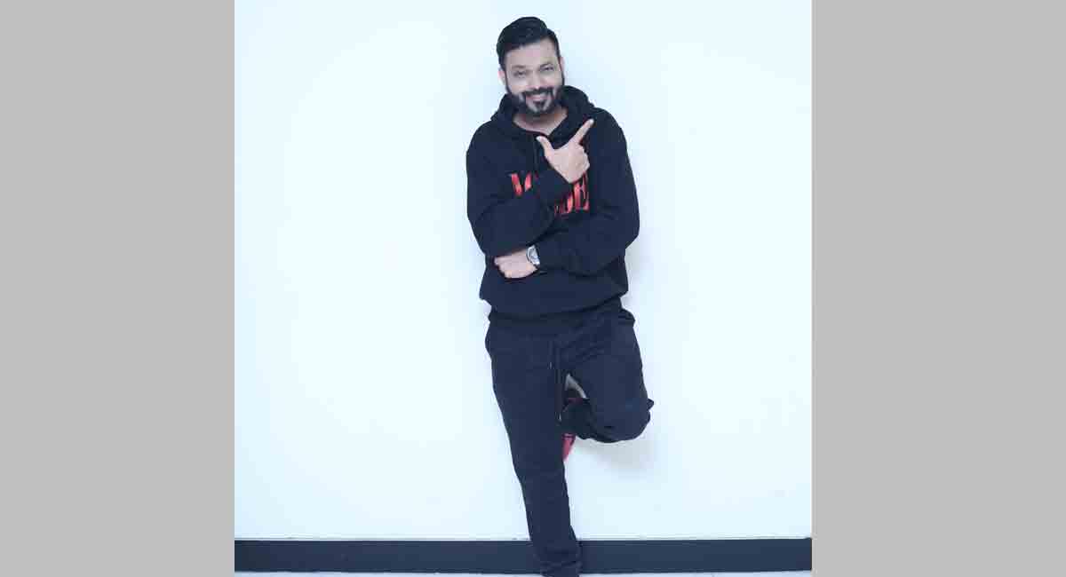 Amit Saxena creates waves in Bollywood