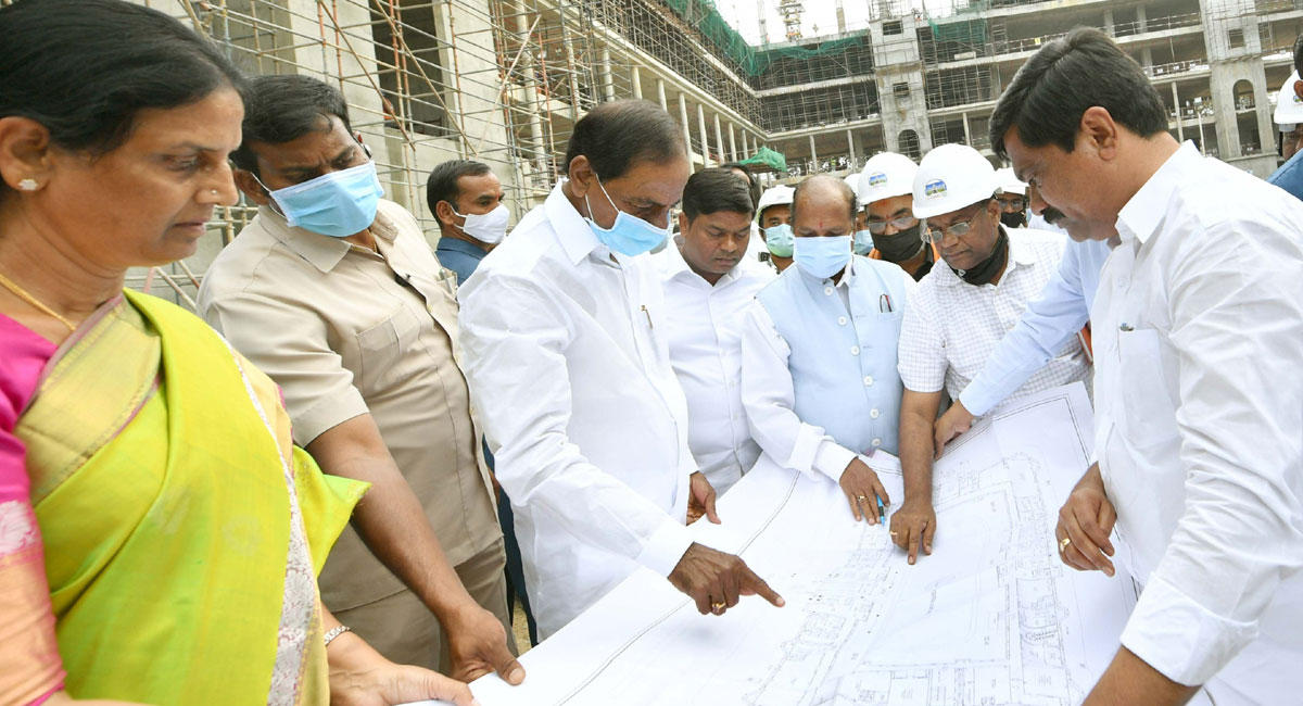 Expedite new Secretariat works: CM KCR