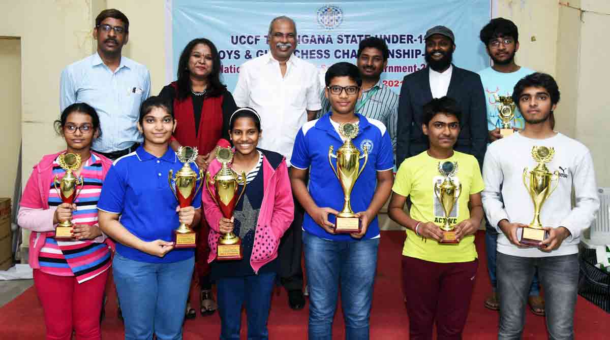Bhashiq Imrose, Sarayu triumph in UCCF Chess Championship