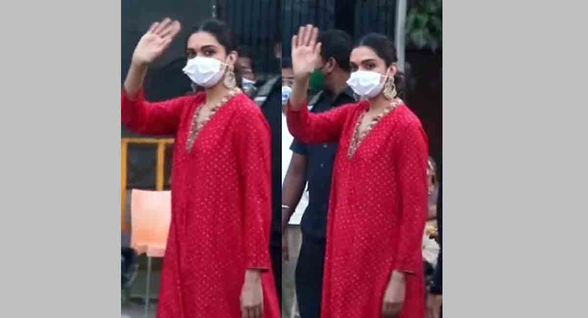 Deepika Padukone visits Siddhivinayak Temple to seek blessings for ’83’
