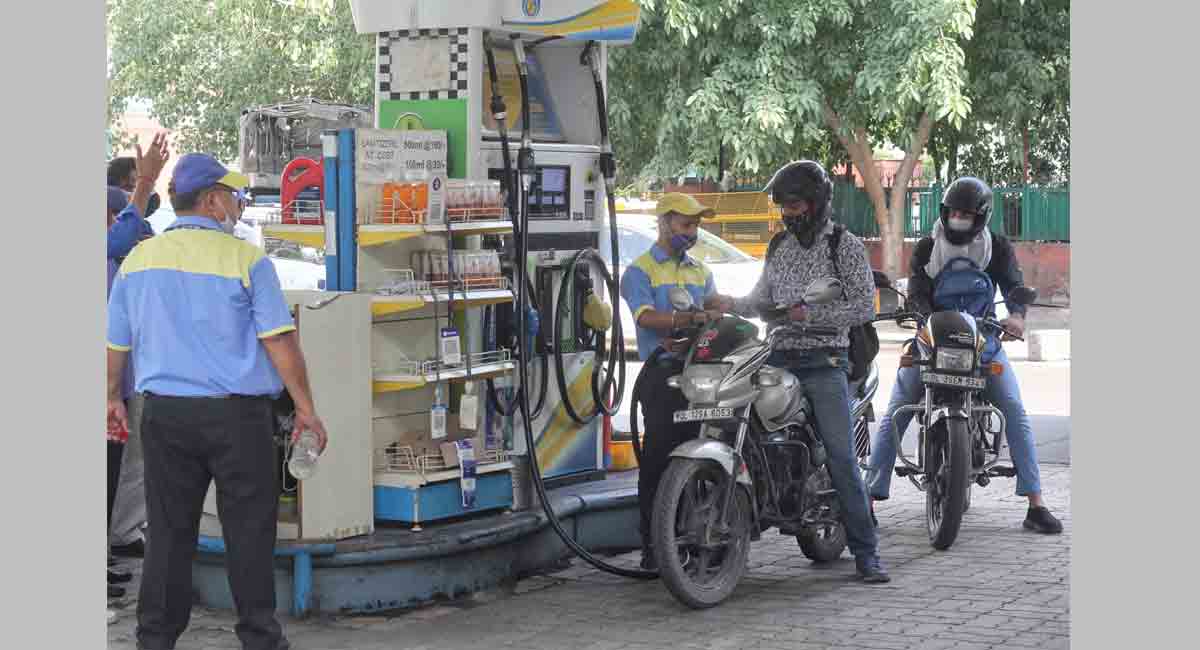 Fuel prices remain static barring Delhi