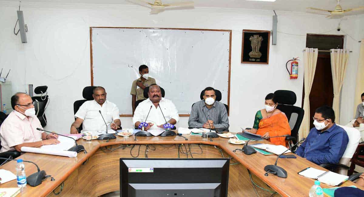 Karimnagar to be developed into beautiful city: Gangula