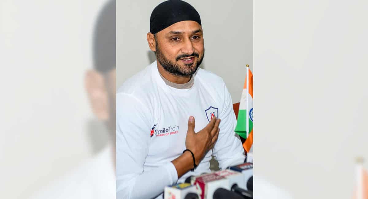 Harbhajan Singh announces retirement from all forms of cricket