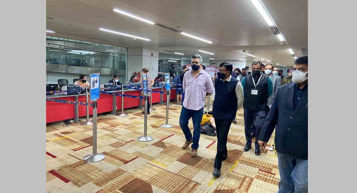Health Minister reviews RT-PCR testing facilities at IGI airport