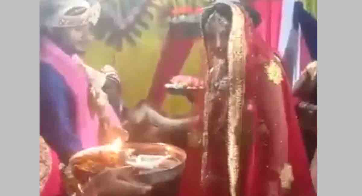 Man crashes wedding of ex-girlfriend to apply sindoor on her forehead!