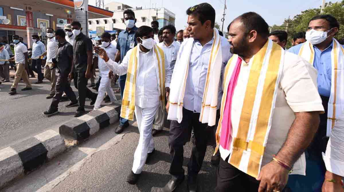 KTR examines roads, junctions in Nalgonda by walking three kilometers