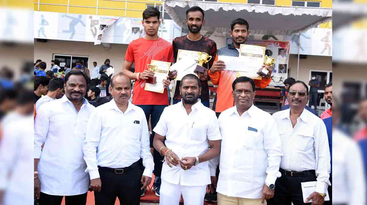 Yogi wins Golden Mile Run in Hyderabad Athletics Championship 2021
