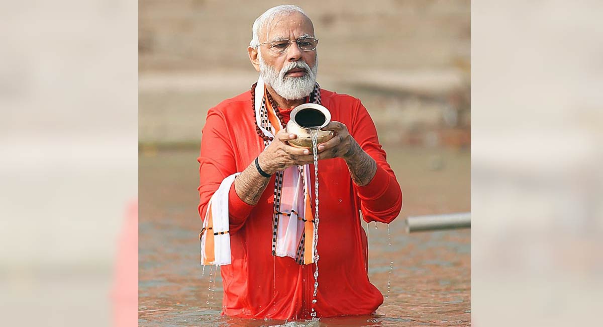 Modi takes holy dip in Ganga before inaugurating Kashi Vishwanath Corridor
