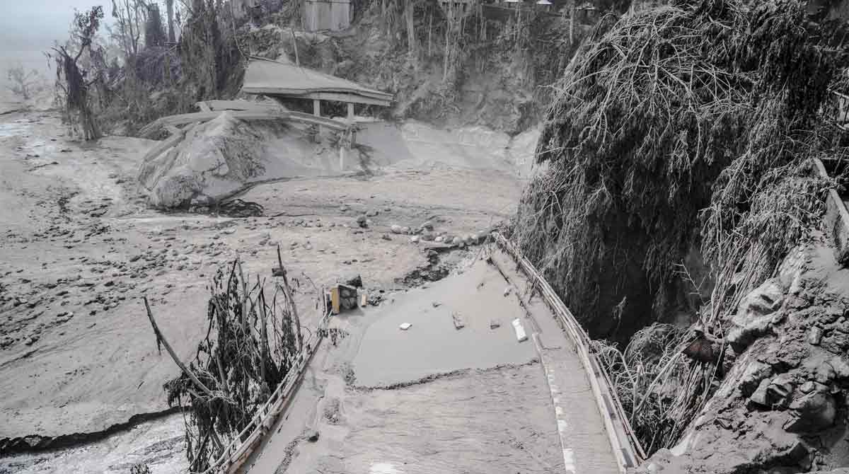 Over dozen people dead following eruption of Semeru volcano in Indonesia