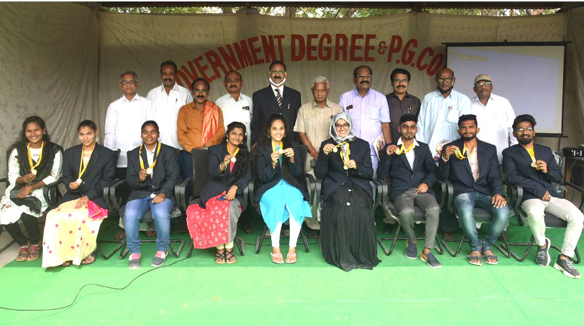 15 students from Mancherial Government Degree College get gold medals