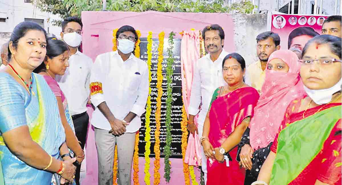 Modern technology used to lay high-quality roads in Khammam: Puvvada