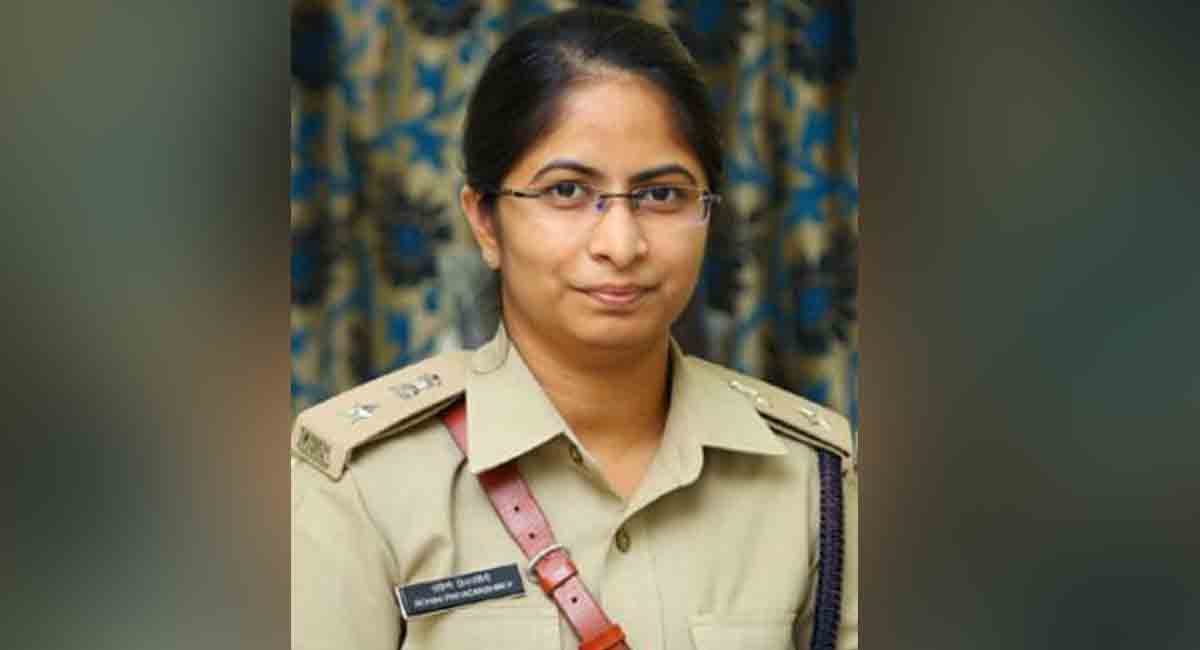 Rohini Priyadarshini takes charge as Medak SP-Telangana Today