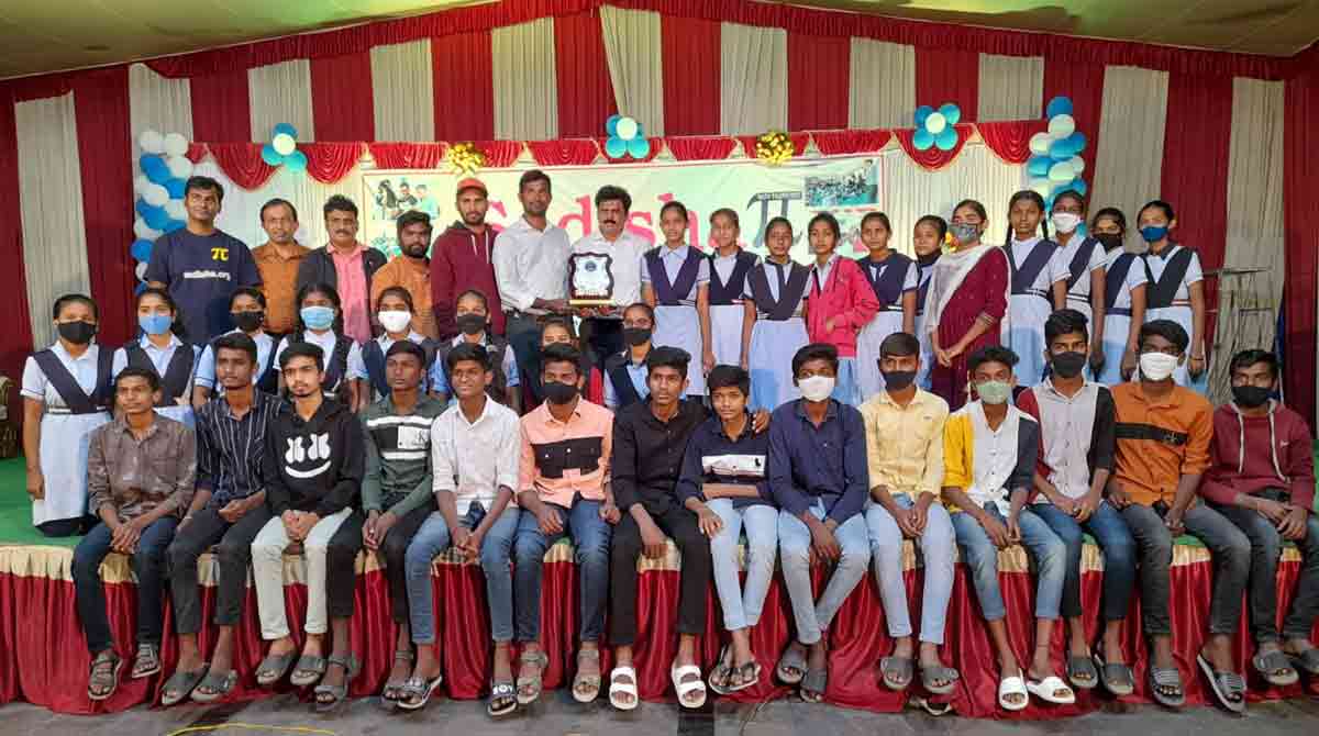 Karimnagar: Sadisha Foundation to sponsor education to 63 students