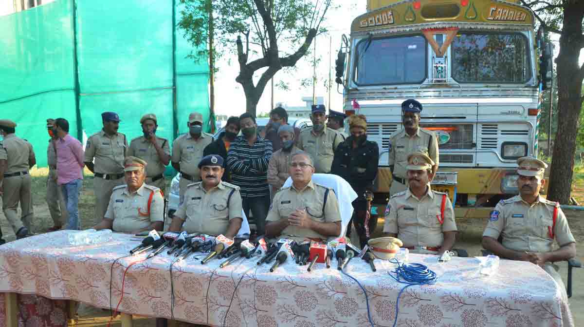 Sangareddy: 992 kg ganja seized, 4 smugglers held