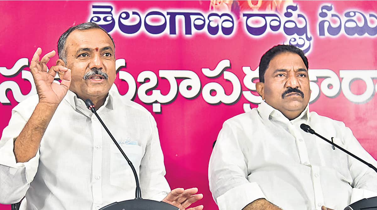 Modi govt discriminating Telangana farmers: TRS MLAs