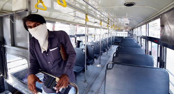 Puvvada pats TSRTC staff for winning ‘energy’ awards