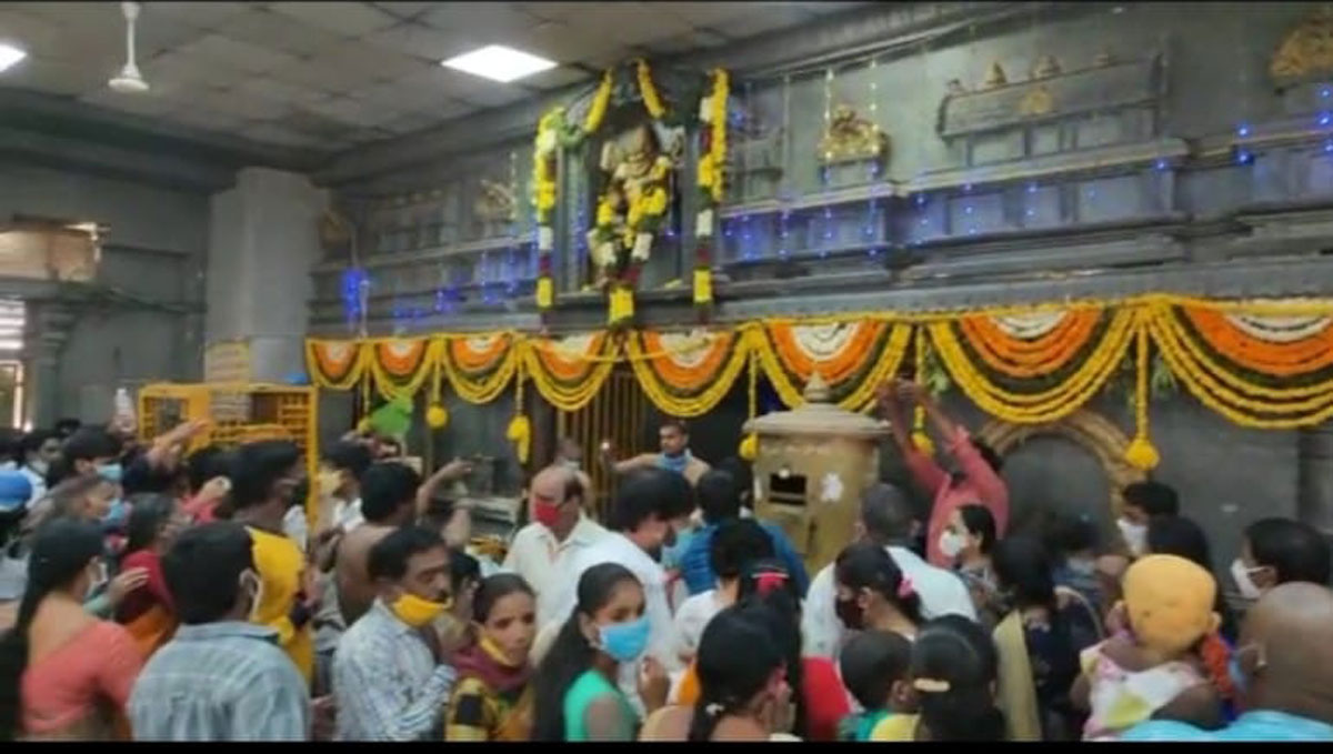 Yadadri temple witnesses huge rush of devotees