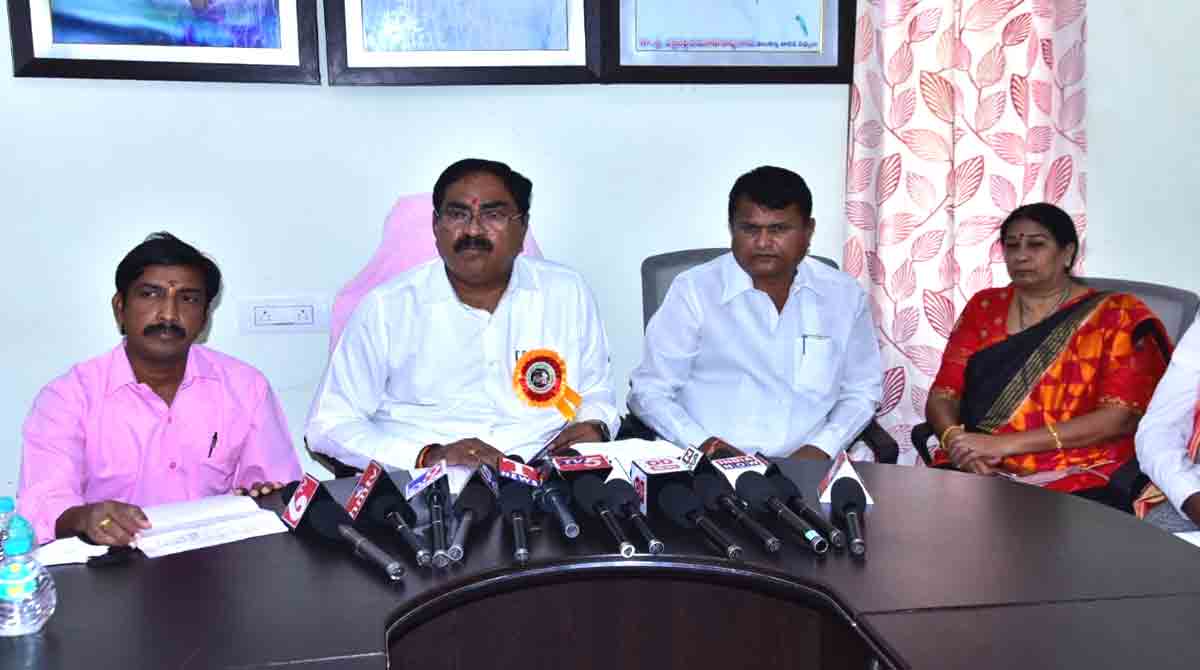 Make anti-Centre protest a huge success: Errabelli to TRS cadres