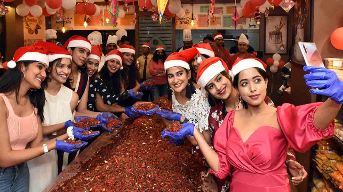 Brown Bear bakery hosts cake mixing event in Hyderabad